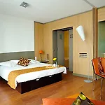 Adagio Centre شقة فندقية نانت