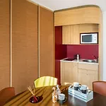 Adagio Centre 4*