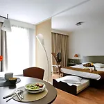 Adagio Centre 4*