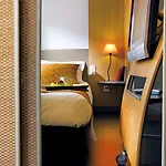 Adagio Centre 4*