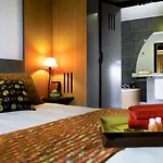 Adagio Centre
