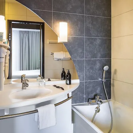 Adagio Centre 4*