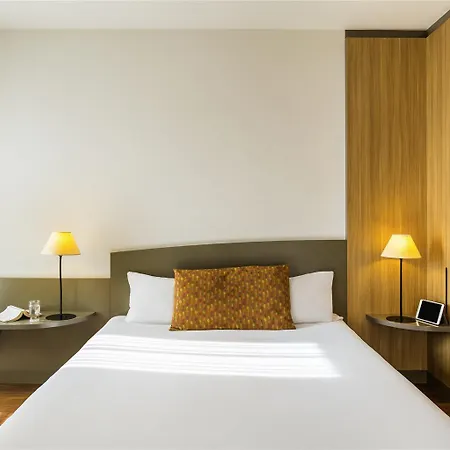 Adagio Centre Aparthotel 4*