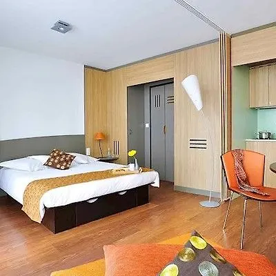 Adagio Centre