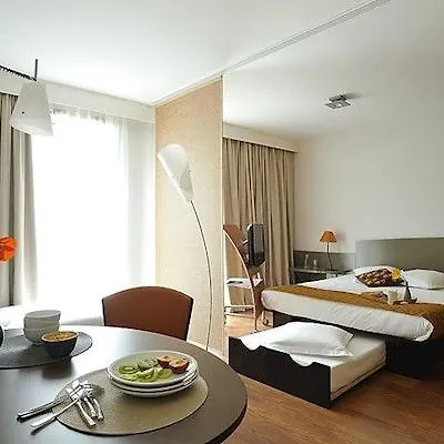 Adagio Centre