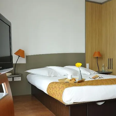 Adagio Centre 4*