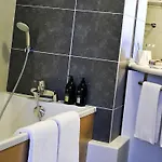 Adagio Centre 4*