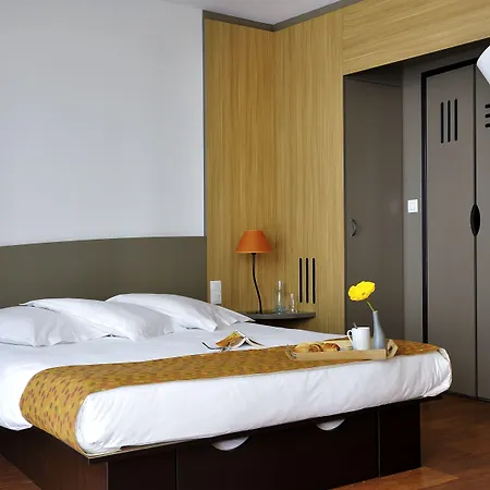 Adagio Centre Aparthotel 4*