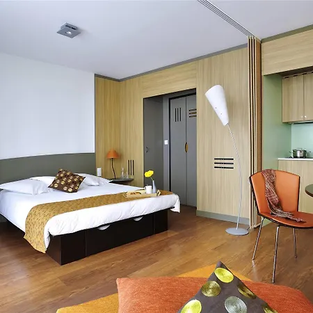 Aparthotel Adagio Centre 4*
