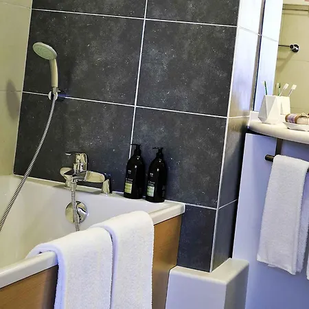 Adagio Centre Aparthotel 4*